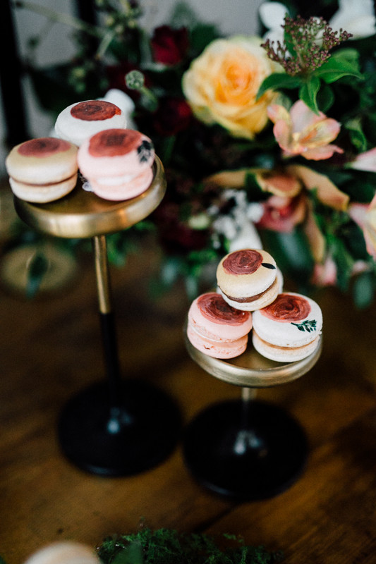 Floral macarons