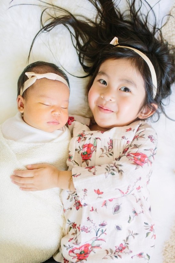 sibling newborn photos