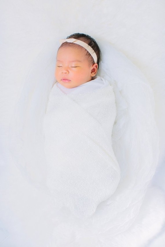 natural light newborn photos