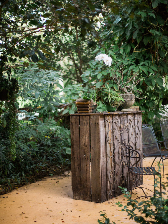 Rustic wedding bar