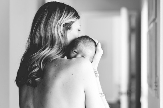 elegant newborn photos