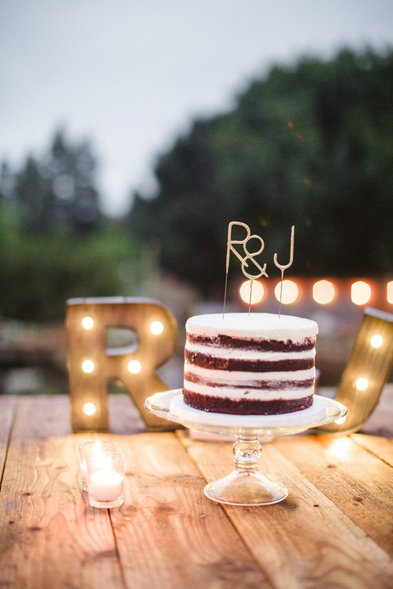 Naked wedding cake