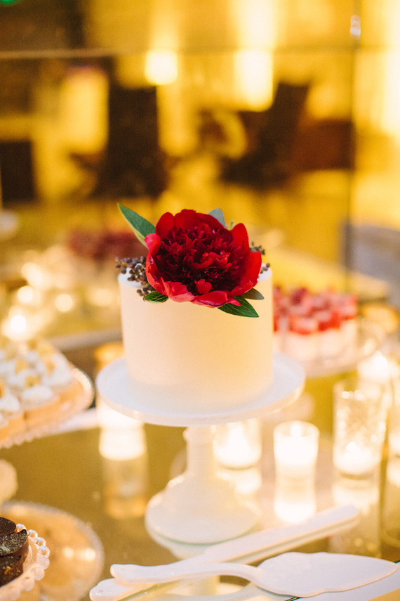 Mini wedding cake