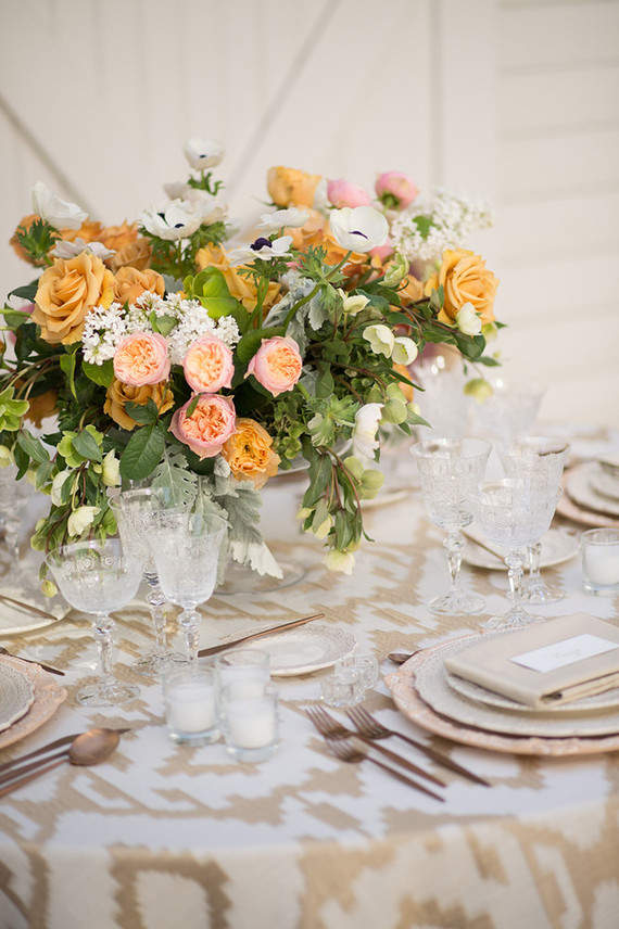 Vintage spring wedding decor