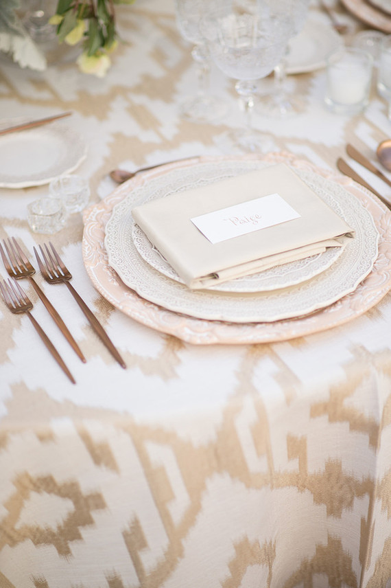 Gold wedding linen Inspiration