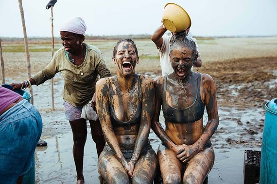 Show Me Your Mumu bachelorette party in Colombia