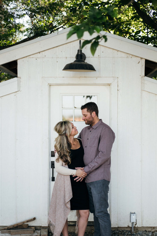 Farm maternity photos