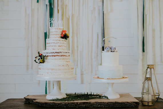 Modern white wedding cake