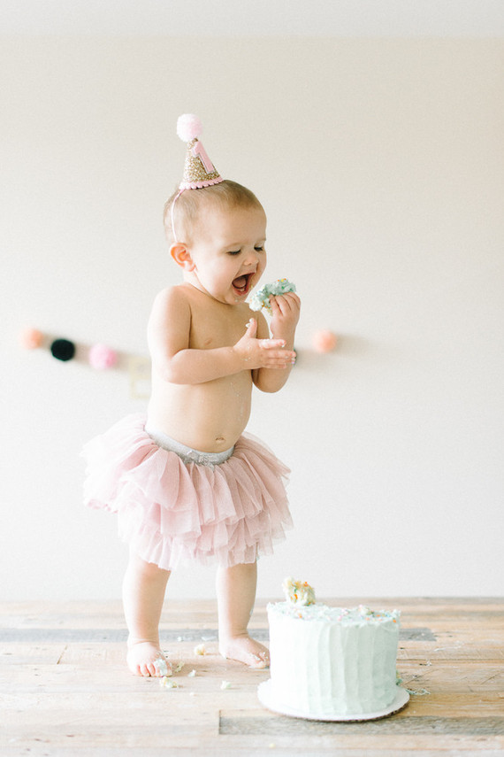 baby girl 1st birthday cake smash