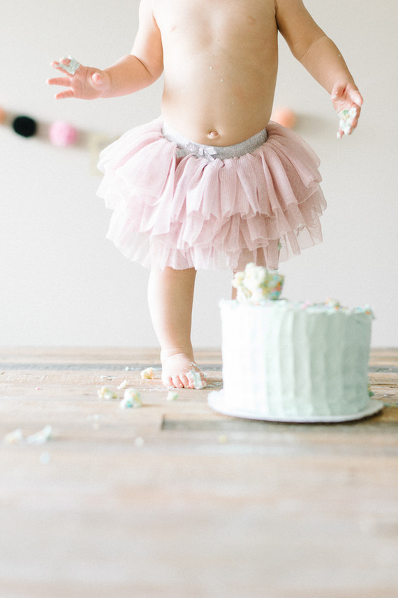 baby girl 1st birthday cake smash