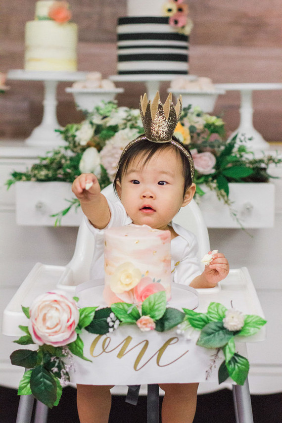 Floral Korean Dol first birthday Inspiration