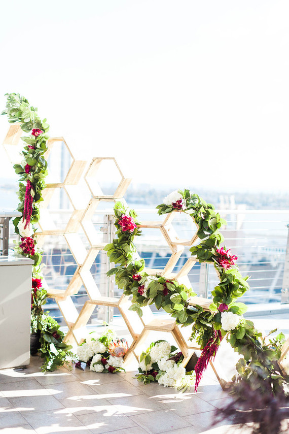 Modern ceremony decor