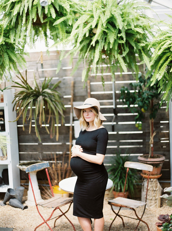 greenhouse maternity photos
