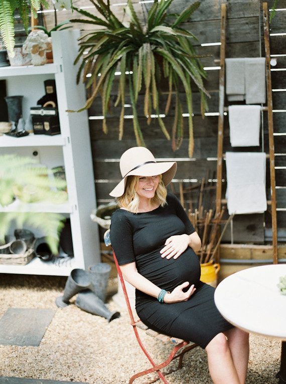 greenhouse maternity photos