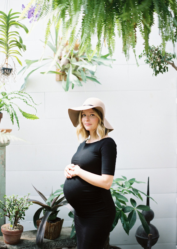 greenhouse maternity photos