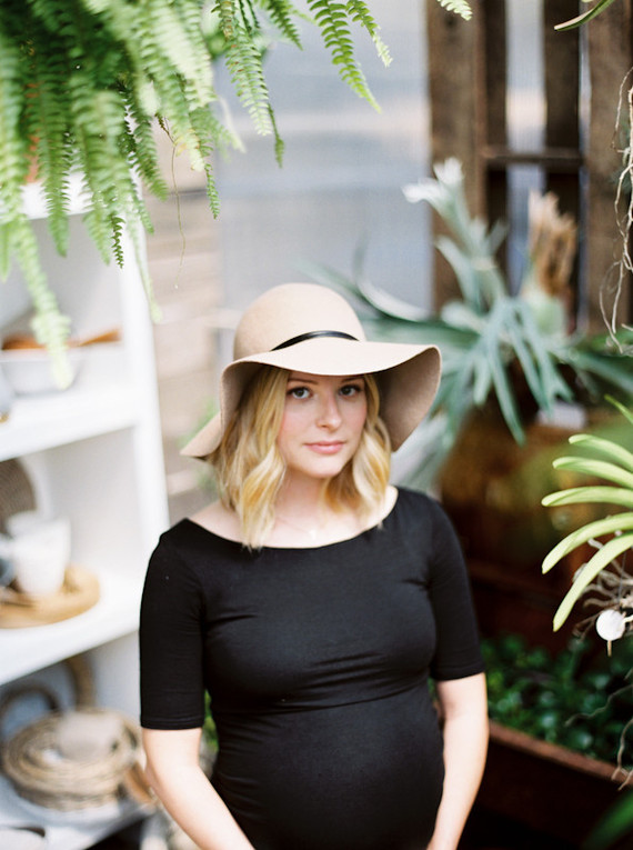 greenhouse maternity photos
