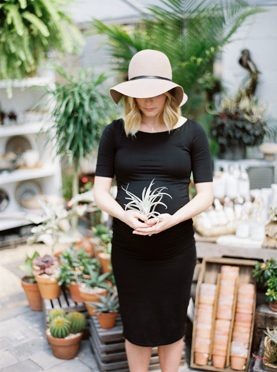 greenhouse maternity photos