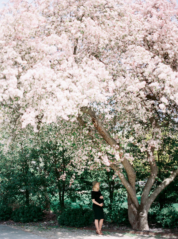 greenhouse maternity photos
