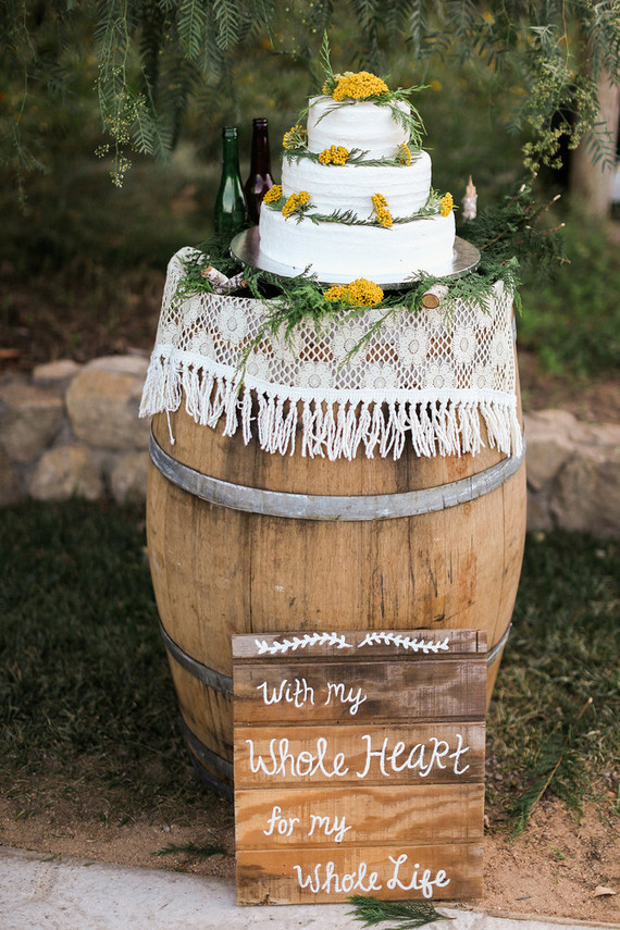Rustic wedding cake