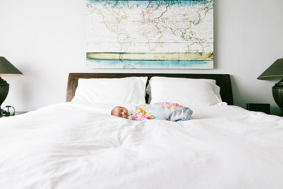 Lifestyle newborn photos at home