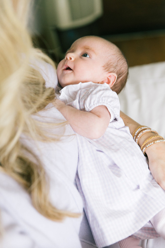 Lifestyle newborn photos at home