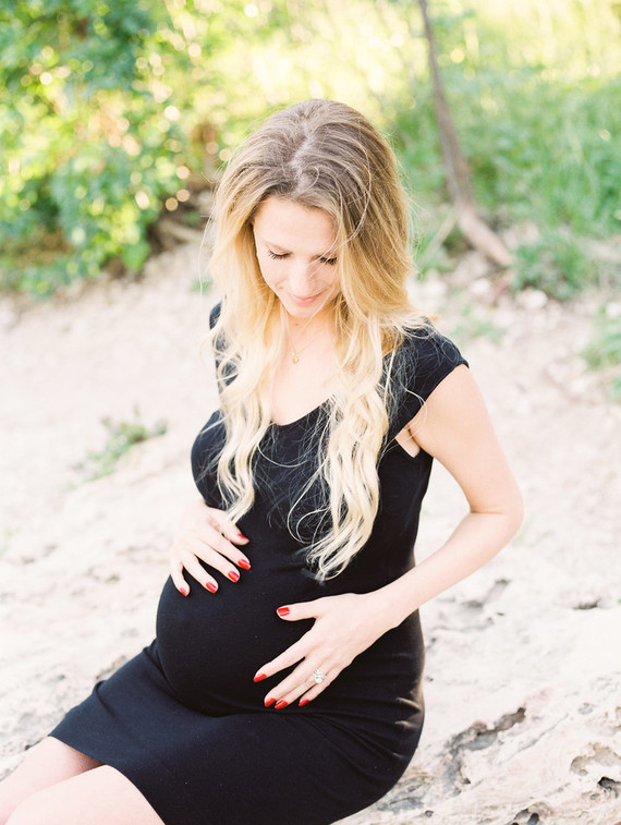 Simple natural light maternity photos