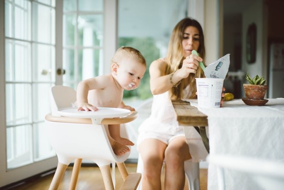 Motherhood sessions by Victoria Gloria