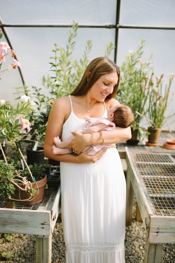 Motherhood sessions by Victoria Gloria