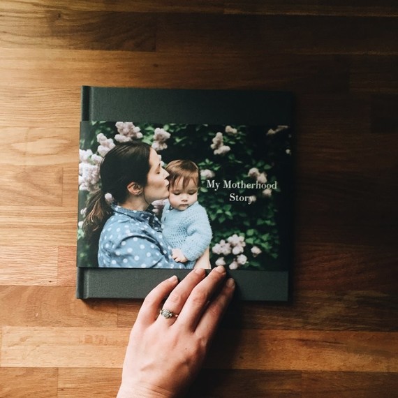 Motherhood sessions by Victoria Gloria