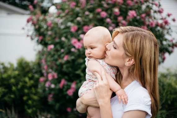 Motherhood sessions by Victoria Gloria