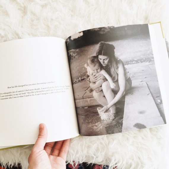 Motherhood sessions by Victoria Gloria