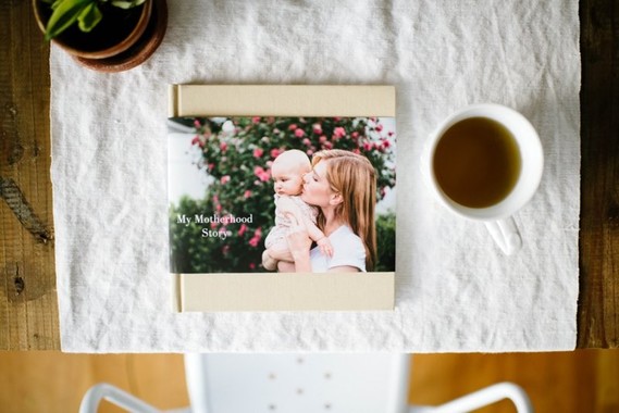 Motherhood sessions by Victoria Gloria