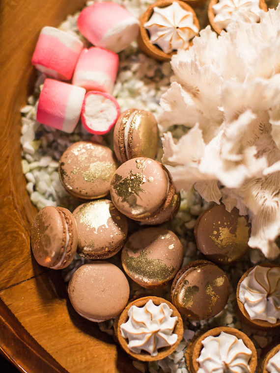 Gold macaroons Inspiration