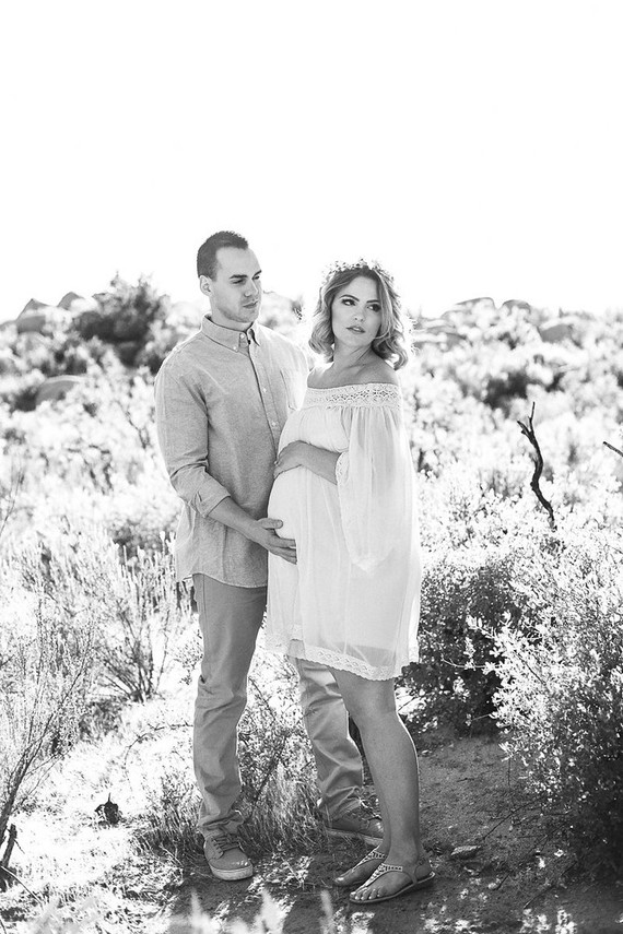 rustic outdoor maternity photos