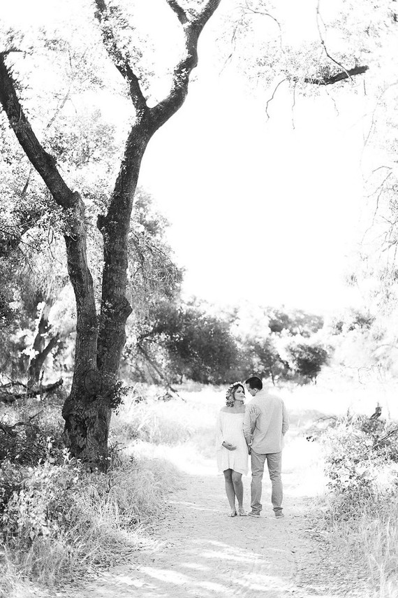 rustic outdoor maternity photos