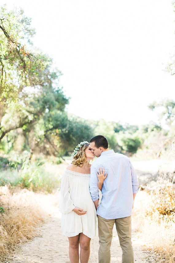 rustic outdoor maternity photos