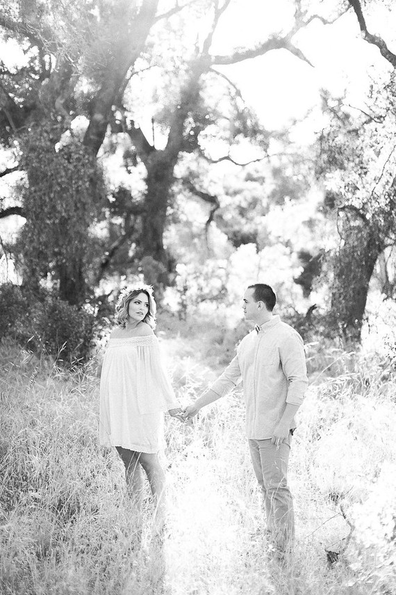 rustic outdoor maternity photos