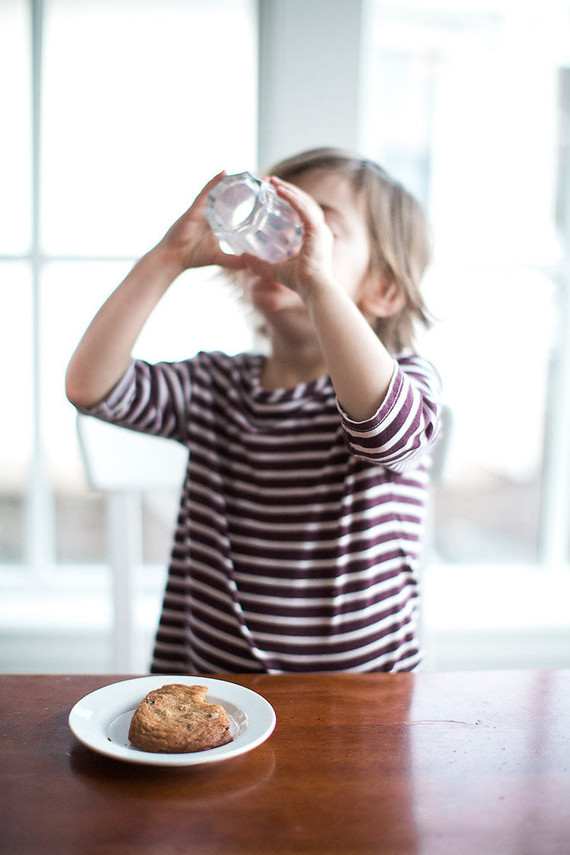 mother daughter baking session at home