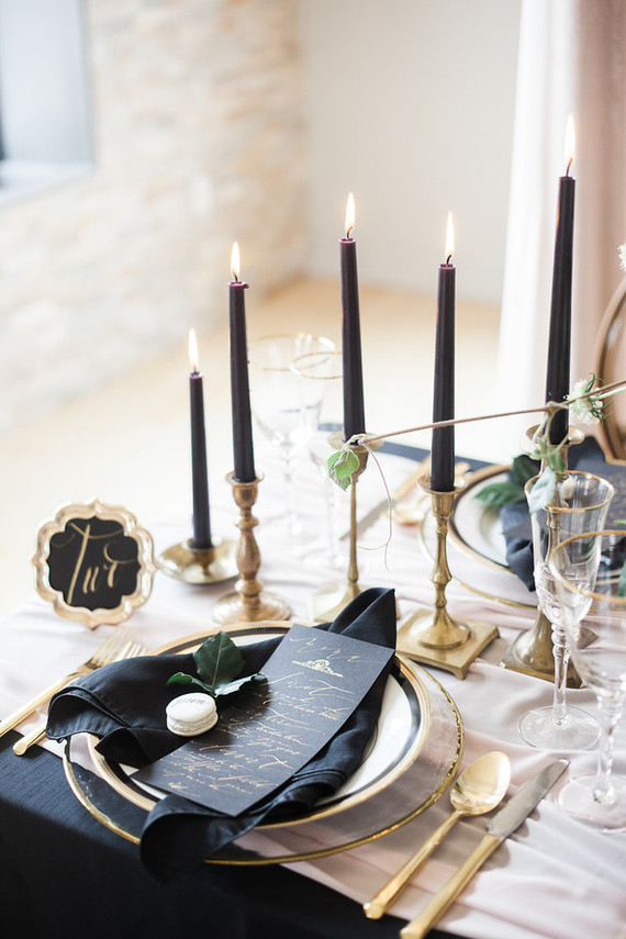 Romantic pink and black wedding decor