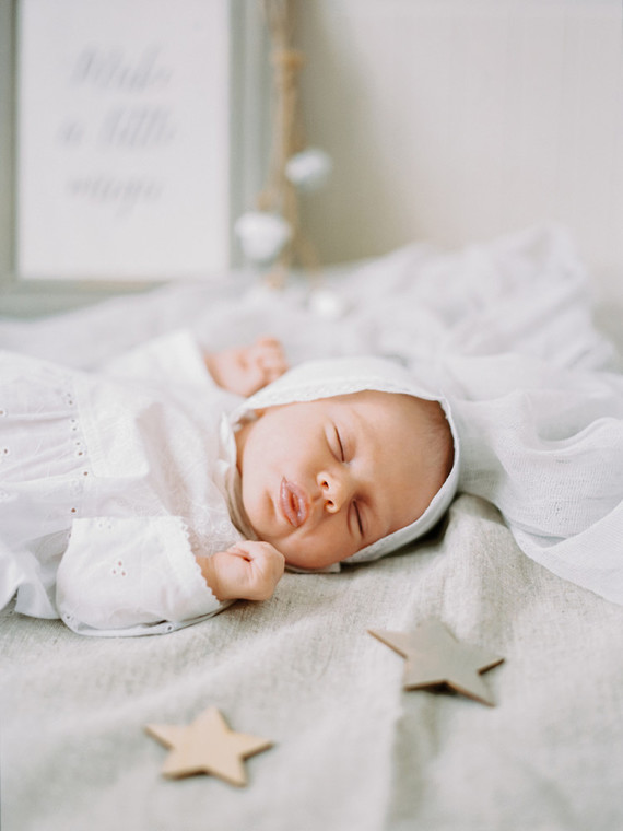 dreamy neutral newborn photos