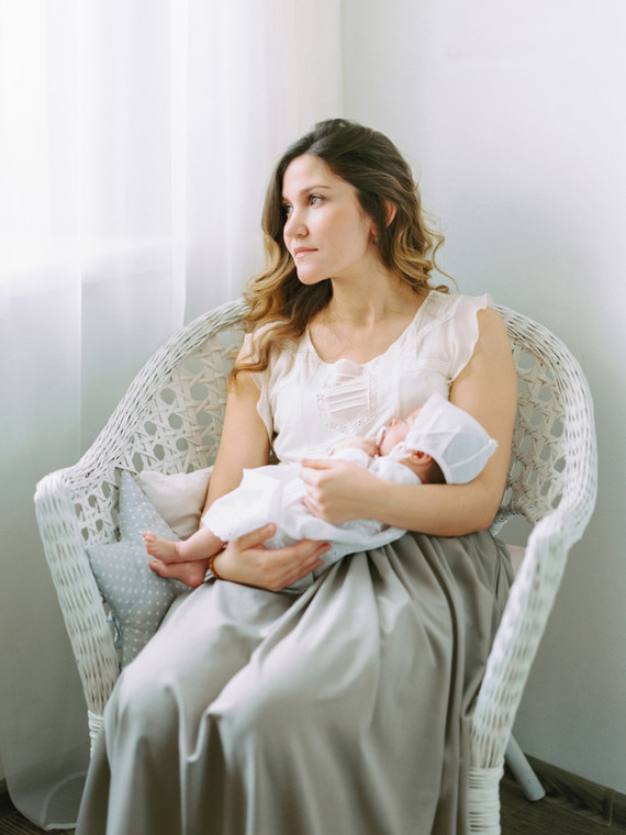 dreamy neutral newborn photos