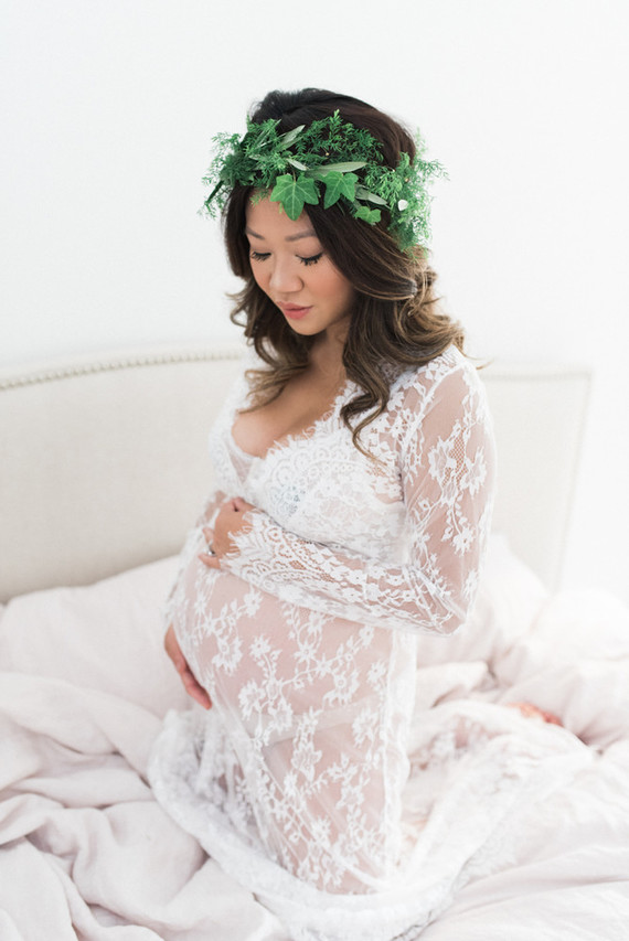 intimate romantic maternity photos