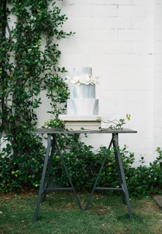 Marbled wedding cake