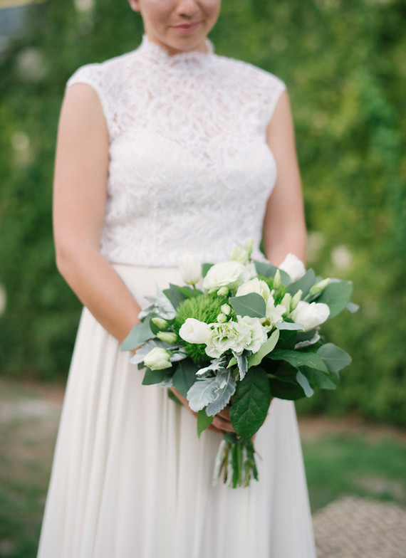 Simple white bouquet
