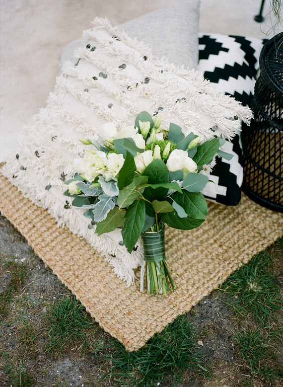 Simple white bouquet
