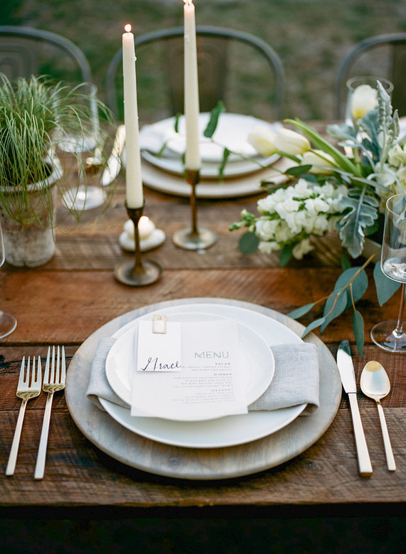 Simple modern place setting Inspiration