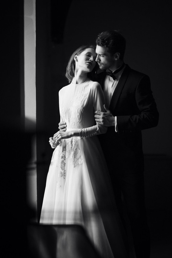 Black and white wedding portraits