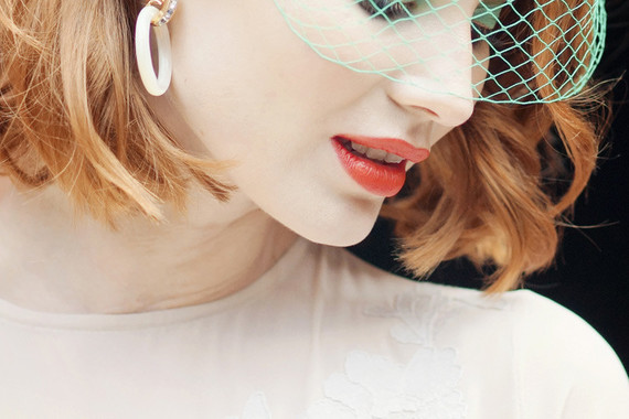 Modern birdcage veil