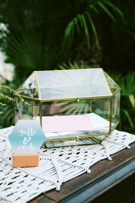 Wedding gift station