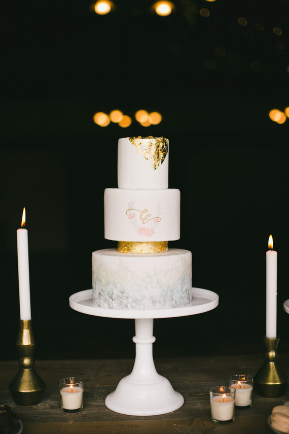 Elegant wedding cake